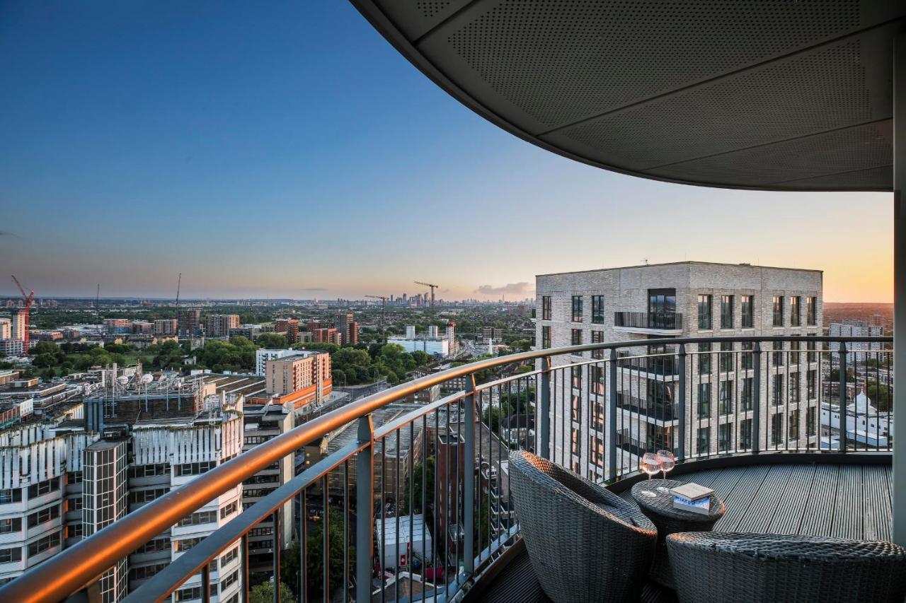 Amazing London City Skyline View & Transport Links Barking  Ngoại thất bức ảnh