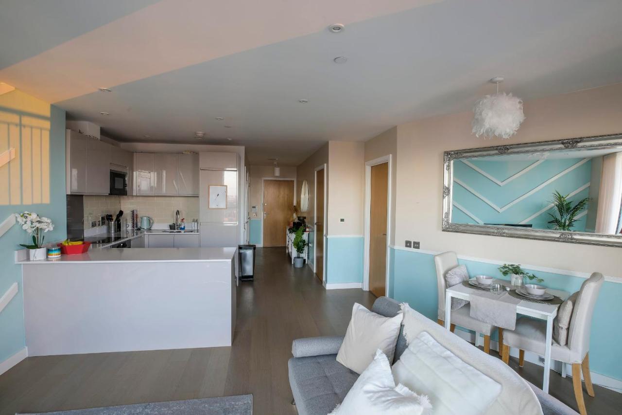 Amazing London City Skyline View & Transport Links Barking  Ngoại thất bức ảnh