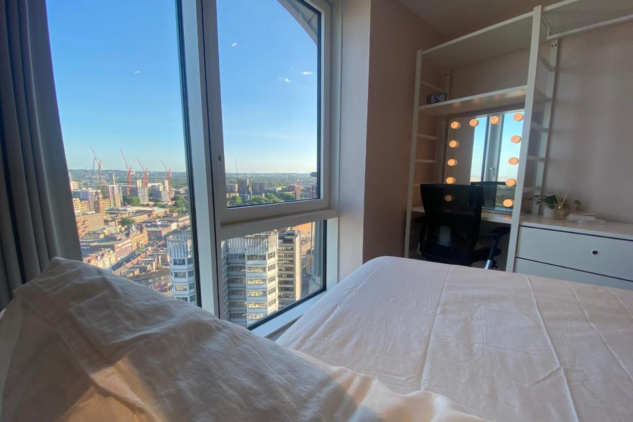 Amazing London City Skyline View & Transport Links Barking  Ngoại thất bức ảnh